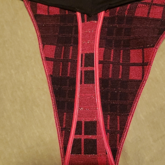 Thong - Picture 3 of 5